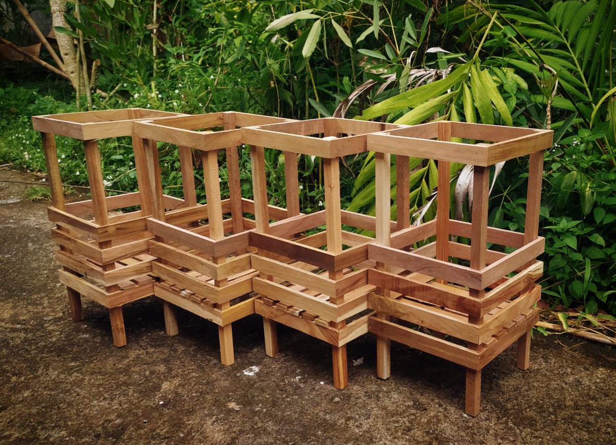 WahyuWib___'s tweet photo. Pot Anggrek🌱 https://t.co/YrvqHReqj3