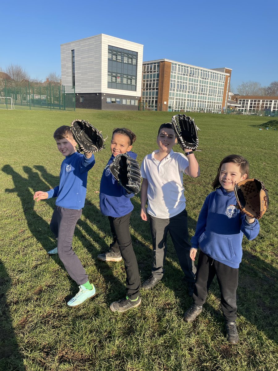 cardiffcouncil's tweet photo. 👏👏Here is the fantastic story about Coed Glas Primary School in Llanishen being described by inspectors as an exceptionally caring and inclusive school – with the correct photos this time 😊https://t.co/l3XGKxkZNj https://t.co/Q0zUJtEKzp