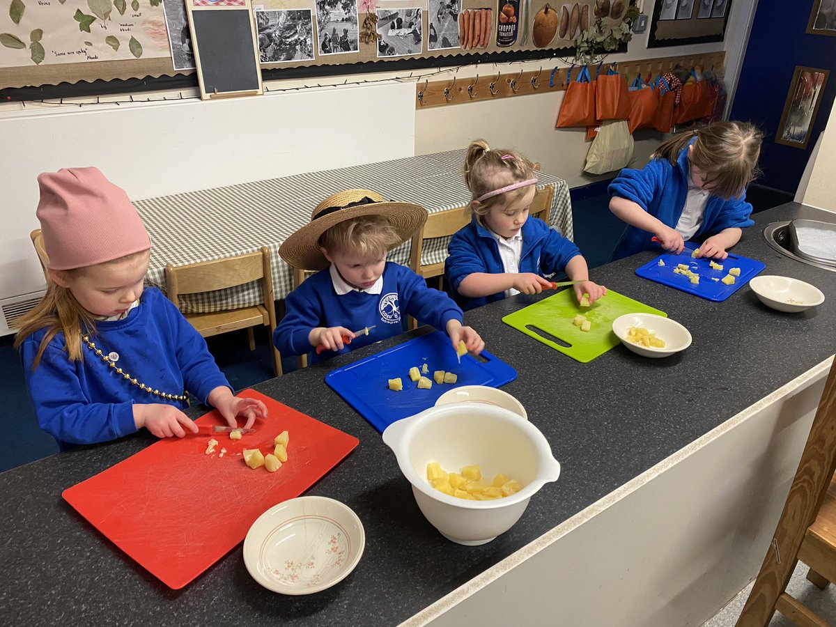 cardiffcouncil's tweet photo. 👏👏Here is the fantastic story about Coed Glas Primary School in Llanishen being described by inspectors as an exceptionally caring and inclusive school – with the correct photos this time 😊https://t.co/l3XGKxkZNj https://t.co/Q0zUJtEKzp