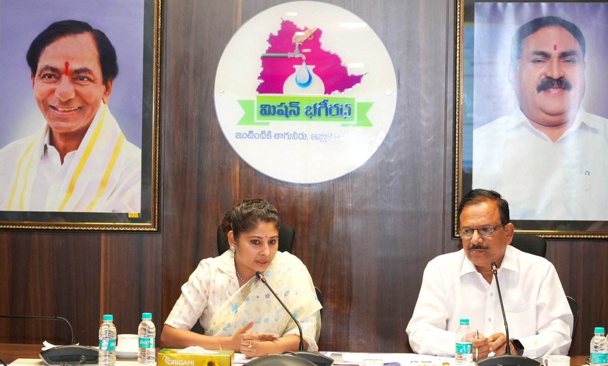 SmitaSabharwal's tweet photo. Water💧 is life's matter and matrix, mother and medium. 
Cause of peace &amp; at times the cause of war !
 We at @mb_telangana take each Sarpanch's feedback seriously with intent to serve better 🙂
#teamworkmakesthedreamwork https://t.co/FUkFe3Zbht