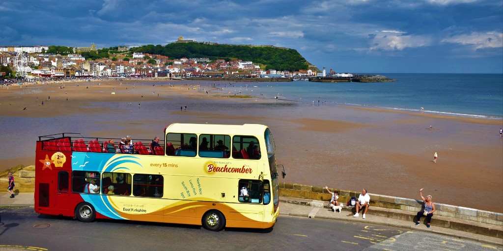 EYBuses's tweet photo. 🤴 RULE OVER SCARBOROUGH 🚍
Why not visit Scarborough this bank holiday weekend and hop on our open-top Beachcomber? Rule over the town from a very comfy throne as we show you the sights that only the seaside has to offer. Grab some chips too - a meal fit for a King (or queen)... https://t.co/fXauozyYSy
