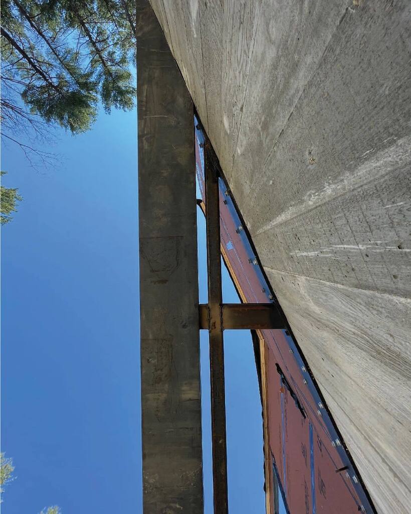 FlavinArchitect's tweet image. Wonderful to see the geometry of our Courtyard House become reality—particularly alongside early concepts for the project. Swipe to see a drawing made by Colin Flavin during the beginning stages of design. 

Check back for updates as this house approache… instagr.am/p/Cr3FP_yO5zq/