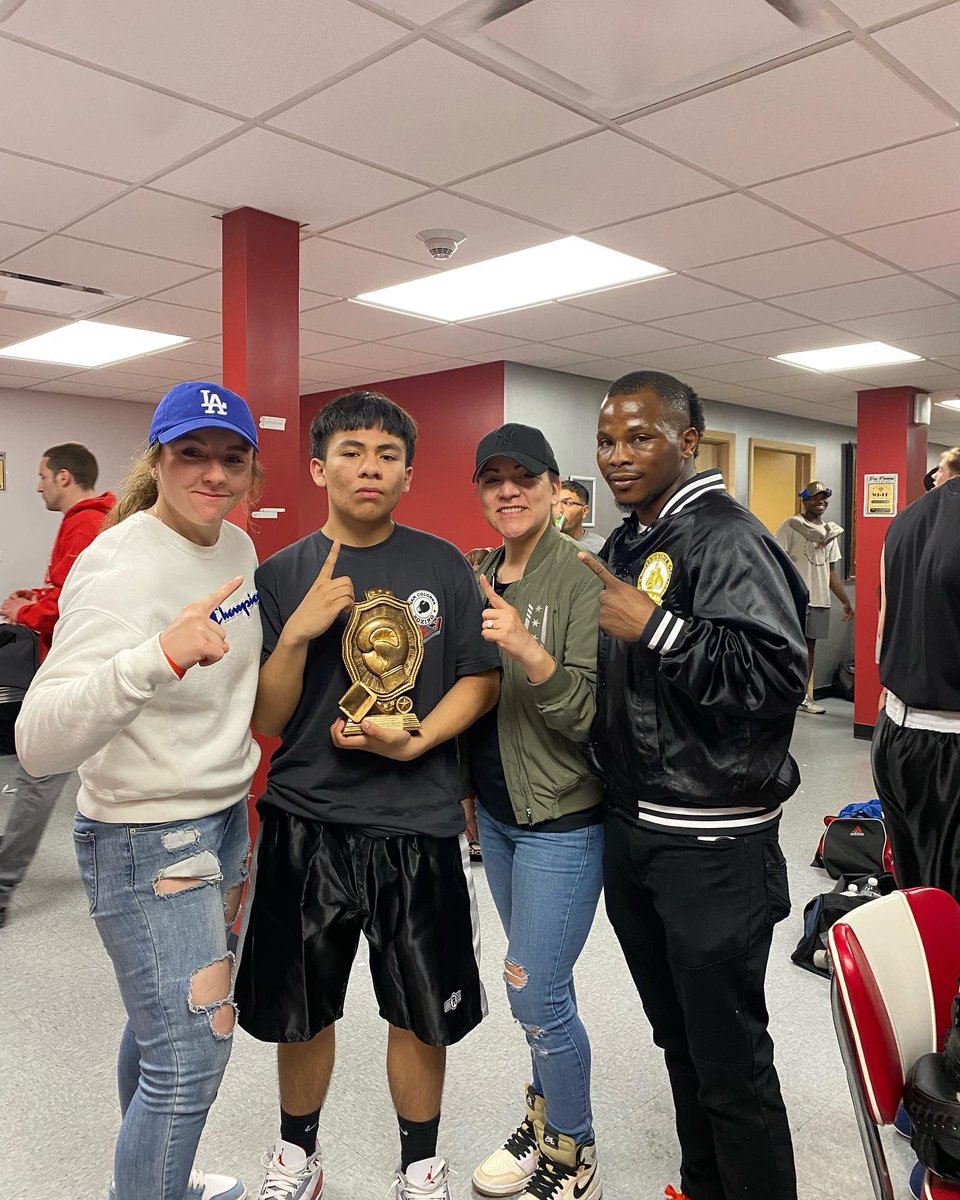 Congratulations to fighters Reo and Damien on their impressive wins in the ring! You both represented Sam Colonna Boxing with excellence and showed everyone what it means to have heart and dedication. Keep up the great work! 🥊🏆
.
.
#SamColonnaBoxing #TeamWork #Victory #Boxing