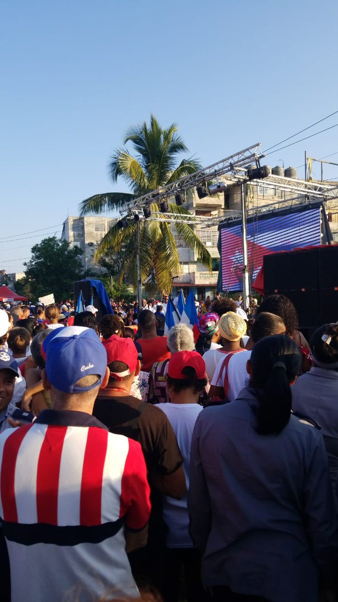 ComercioHE's tweet photo. Día del trabajador. Habana del Este siempre presente!!! https://t.co/tshCGENk16