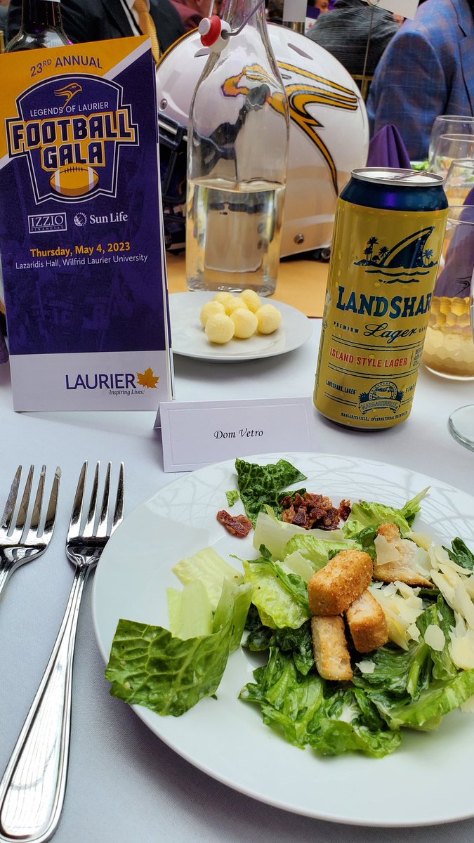 VetroDom's tweet photo. Wonderful evening at the #WLUGoldenHawks football gala. So honoured to be a #WLU &amp; #GoldenHawks Alumnus. 🏈💜🏈💛🏈 https://t.co/Krbdk1cIg7