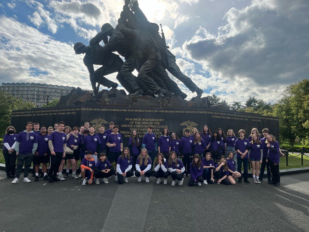 etcalabrese10's tweet photo. Our kids had a great day yesterday! Bus 4 and the rest of the 8th grade walked miles and miles…and made the most of our day. #NRinspiregreat https://t.co/kCdWgBFteS