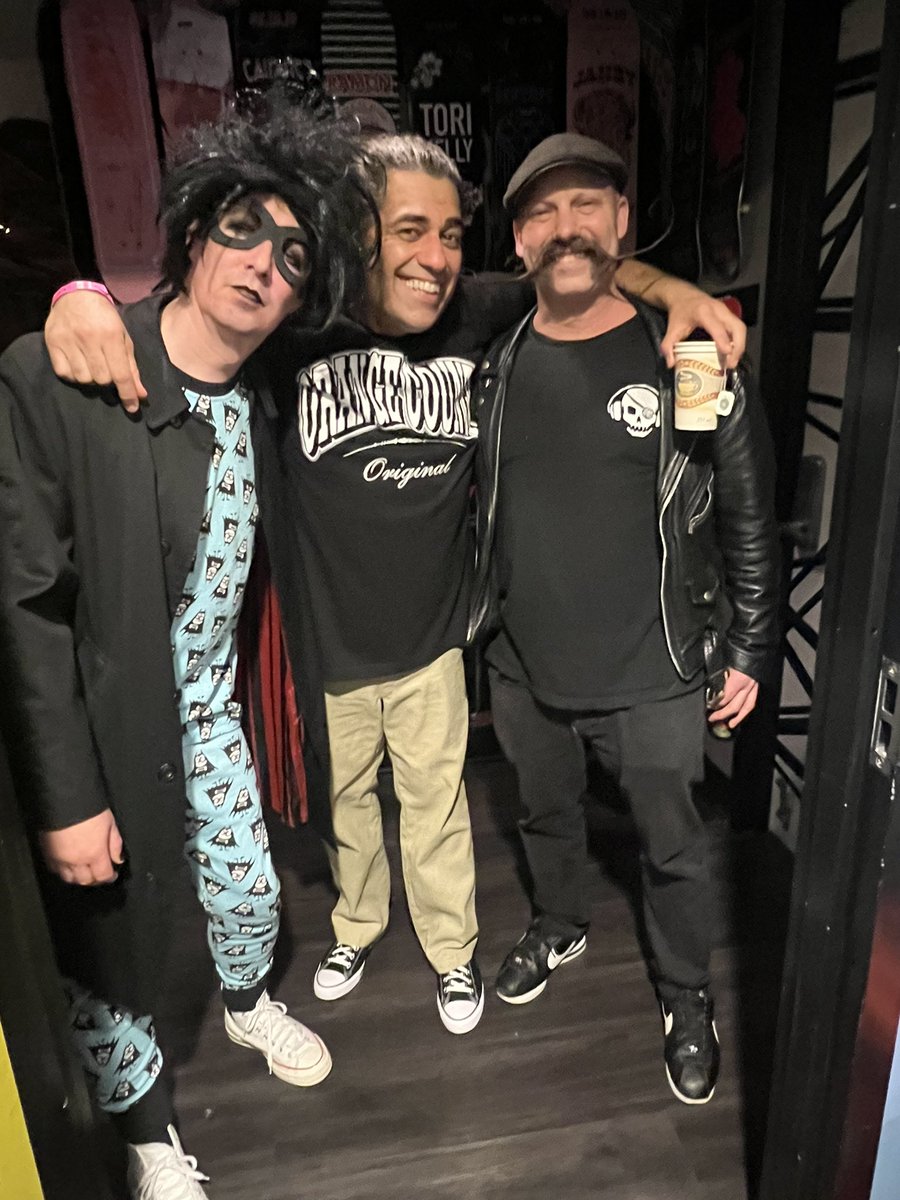 Good times hanging with <a href="/ianwfowles/">Ian Fowles</a> and <a href="/efbystereo/">Efrem Schulz</a> .  <a href="/skullandbolts/">DEATH BY STEREO</a> @grupomanichispanic <a href="/theaquabats/">THE AQUABATS!</a>