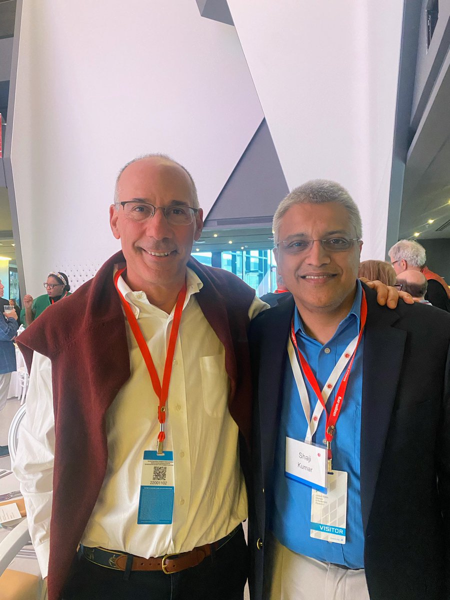 DocsDock200's tweet photo. @ASH_hematology has 4 wonder journals @BloodJournal @BloodAdvances @ASHClinicalNews The Hematologist - https://t.co/5pL9adQryH and 4 wonderful Editors - Nancy Berliner @CathBollard1 @AaronGerds @myelomaMD Stay tuned - new journals from ASH coming! https://t.co/Fibhw6KRfg