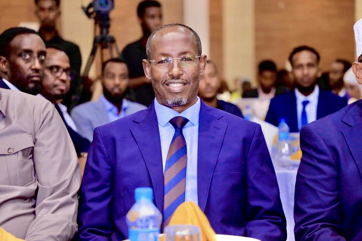 ElmiDhigal's tweet photo. While it's commendable that the Mayor of #Mogadishu, His Excellency #Madaale, wants to encourage citizens to contribute to building their country, relying solely on donations may not be the most effective long-term solution. Instead, a more sustainable approach could be to develop an efficient taxation plan that generates enough funding to build and maintain necessary infrastructure and public services. This could potentially create more job opportunities and improve the overall quality of life for citizens. 1/2