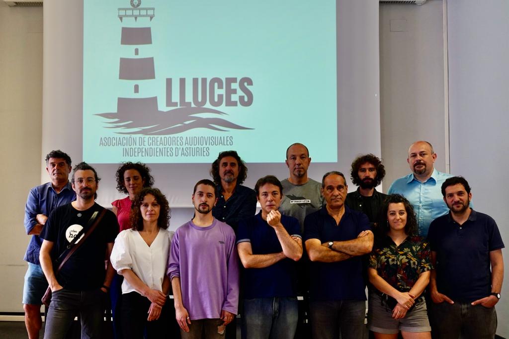 ondacerogijon's tweet photo. Nace la Asociación de Creadores Audiovisuales Independientes d´Asturies 'Lluces'. Pretende "velar por que el sector audiovisual asturiano" para que "no pierda el tren de la transformación digital" https://t.co/qbYmiKHxoM