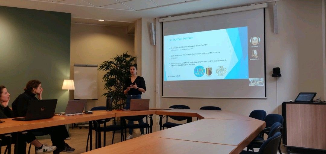 Last week <a href="/LeslieNothomb/">Leslie Nothomb</a> had the chance the give a presentation about "The collaboration between actors in a women's sport league in development"

@LouRIM_Research