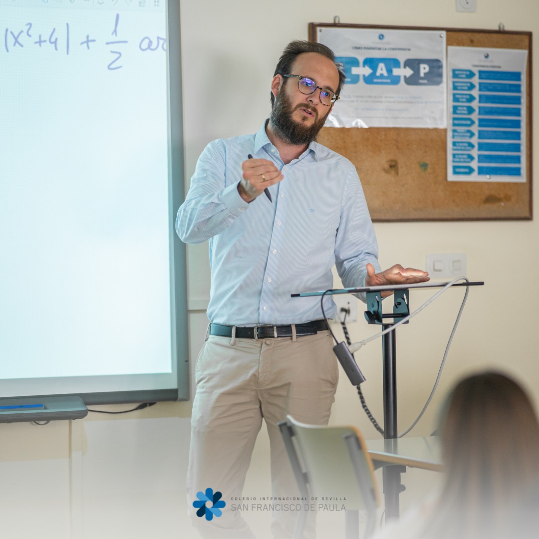 👏Les presentamos a D. Diego Canales, uno de los docentes más queridos por nuestros alumnos de Bachillerato y PAI. Titulado en Ingeniería Aeronáutica y  con un Doctorado por el École Centrale de Nantes.

colegiosfpaula.com/les-presentamo…