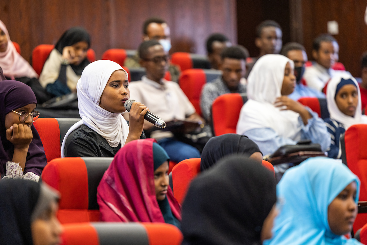 Education & Outreach - Djibouti workshop, episode 2/4: What is science for? A career day at @univdjibouti with gov, private sector and NGO representatives active on environmental protection. A very inspiring moment for 2nd-year Bachelor students. More on trsc.org