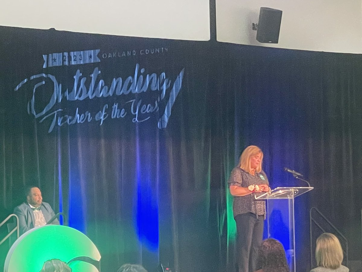 cumiskeyj's tweet photo. It was wonderful to be able to celebrate and honor Sarah Laurence last night as the Oakland County Elementary Teacher of the Year! @LamphereSchools @SimondSuperstar #wearelamphere https://t.co/5vbuZuDZsY