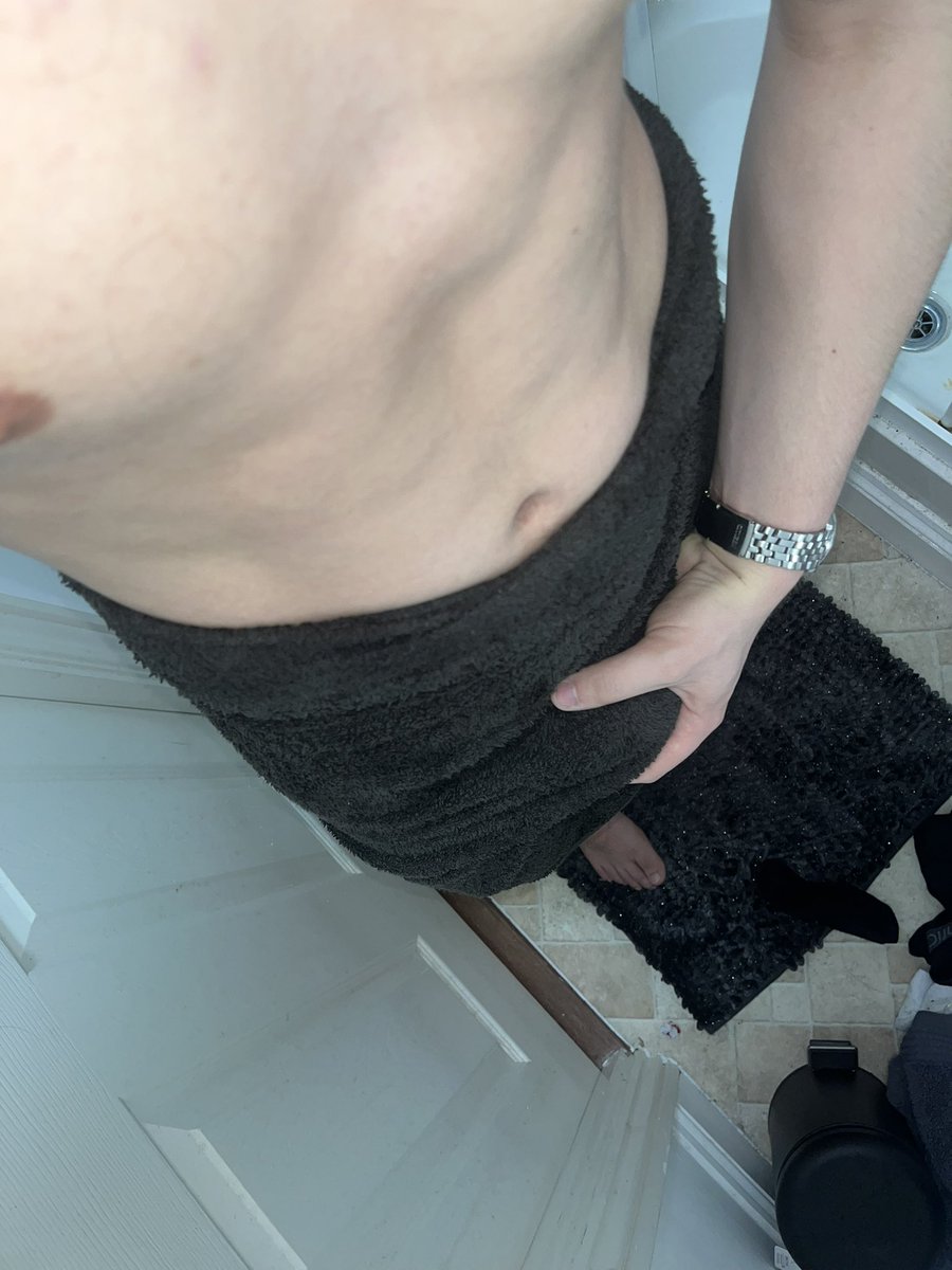 OllieShafts's tweet photo. RT only bottoms 😏 https://t.co/P1DlcQc30w