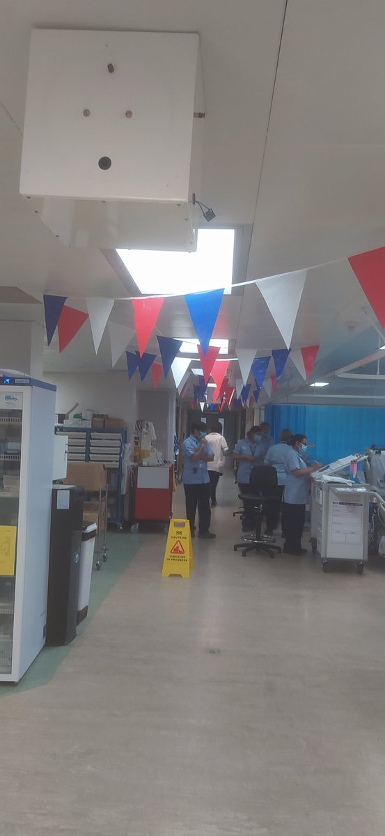 salf1470's tweet photo. @glenfield_aicu ready for the Coronation tomoz 🫅🥳

Remember posh Roast beef dinner for patients and staff grazing table 😍😁👍 https://t.co/h55NTOvpnG
