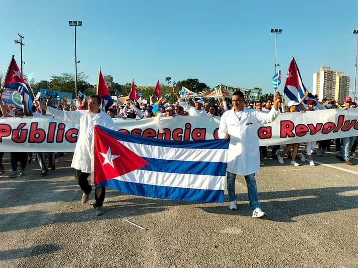 Los trabajadores de la salud #HolguinSi #ALaPatriaManosYCorazón 
#CubaViveYTrabaja <a href="/dpsholguin/">Dirección General de Salud Holguín.</a> <a href="/JulioCERHolguin/">Julio Cesar Estupiñan Rodriguez</a> <a href="/JulioYamel/">Julio Yamel Verdecia Reyes</a> <a href="/ErnestoSV8/">Ernesto Santiesteban Velázquez</a> <a href="/PartidoPCC/">Partido Comunista de Cuba</a> <a href="/HolguinGobierno/">Gobierno Provincial del Poder Popular Holguín</a>