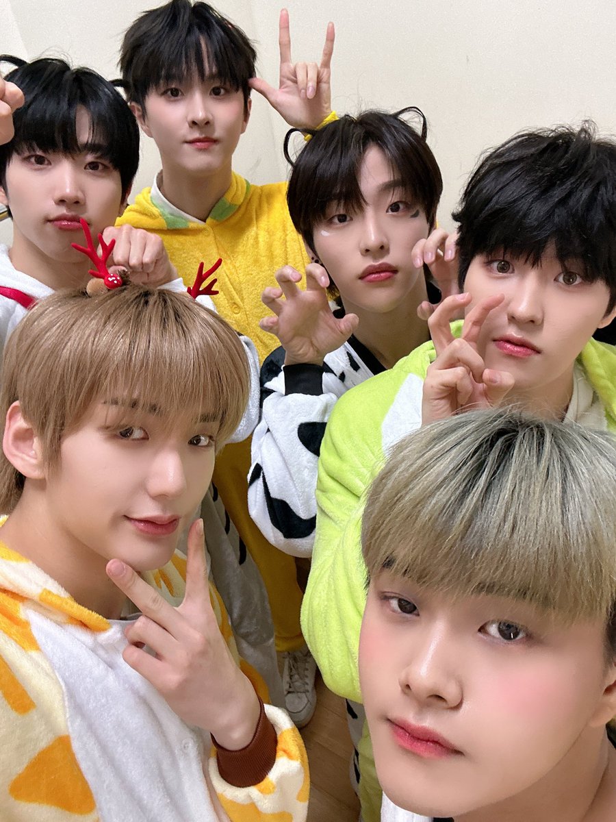 TheKingDom_GF's tweet photo. [👑]

❤️🎁어린이 날 선물🎁❤️

세상 모든 킹메가 행복하게 해주세요🖤

#KINGDOM #킹덤 https://t.co/QHfQ6WlDl0