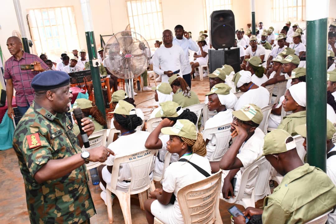 officialnyscng's tweet photo. Brigadier General Yusha'u Dogara Ahmed addressing Corps Members at the NYSC Cross River State Orientation Camp in Obubra today. https://t.co/POBdPGIMva