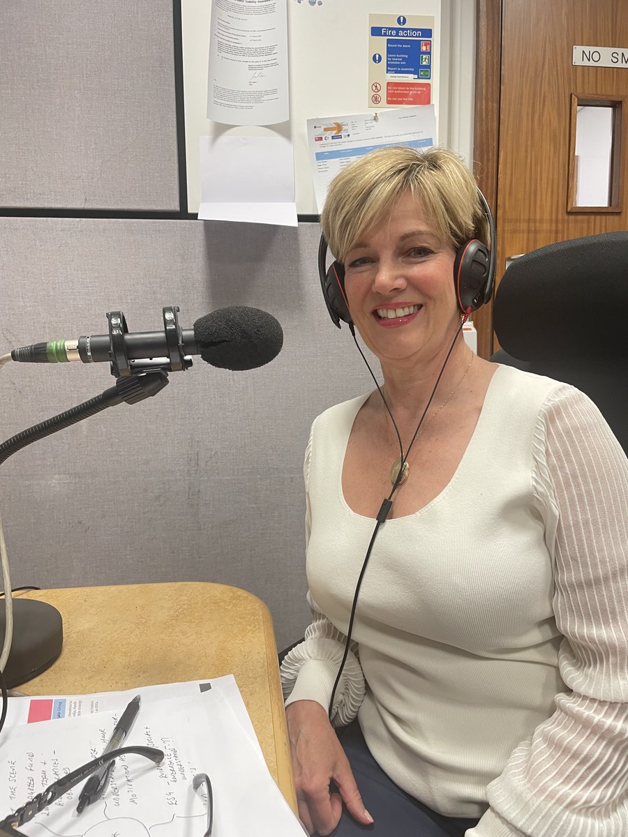 #smiling <a href="/BBCGlos/">BBC Gloucestershire</a> for a discussion on #sustainable #investing for <a href="/BBCRadio4/">BBC Radio 4</a> releasing soon

#environment #social #governance #ESG #women in #finance 

<a href="/baweofficial/">baweofficial</a>