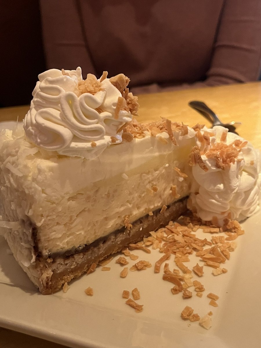 harneetsplate's tweet photo. Go to the @Cheesecake Factory!! The food was delicious and made my foodie soul so happy 🥺 https://t.co/WIyIXz0Iur
