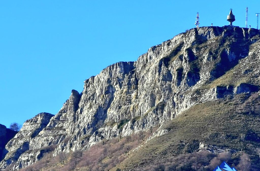 bilbon_euskaraz's tweet photo. ⛰️TXARLAZO (URDUÑA)⛰️

Darabilbok antolatua, maiatzak 7an, 9:30 etan Txarlazo (Urduña) Kirol eta naturaz gozatzeko aukera izango da, 11km-ko ibilbidea eginez.

🗓️ Geralekua: Urduñako plaza.

#BilboEuskaraz #Ibilbidea https://t.co/LeTSW1re0J