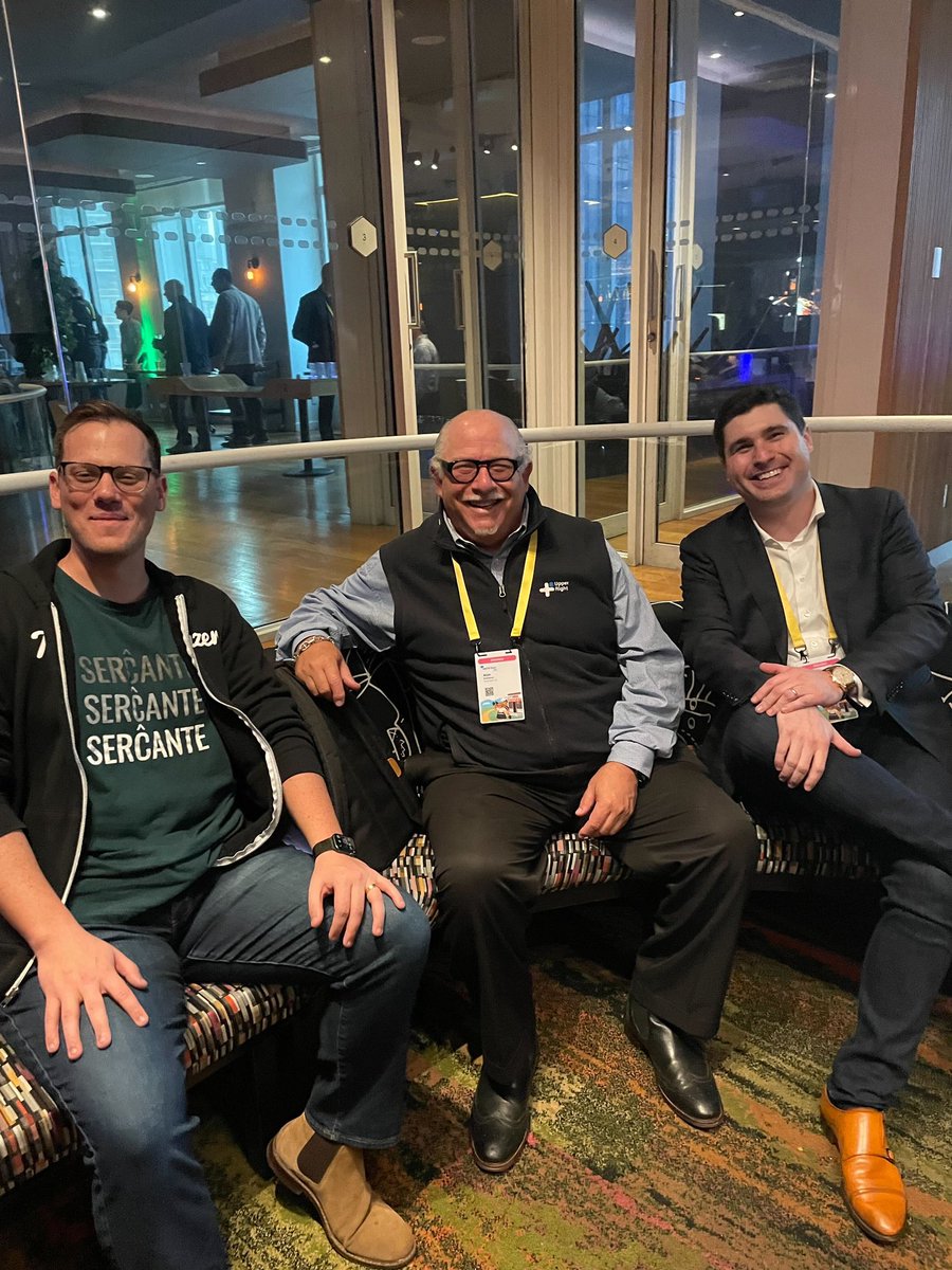SercanteLLC's tweet image. Thank you to everyone who joined us for the @SercanteLLC + @Formstack happy hour at #SalesforceTour NYC! 🍻🗽❤️