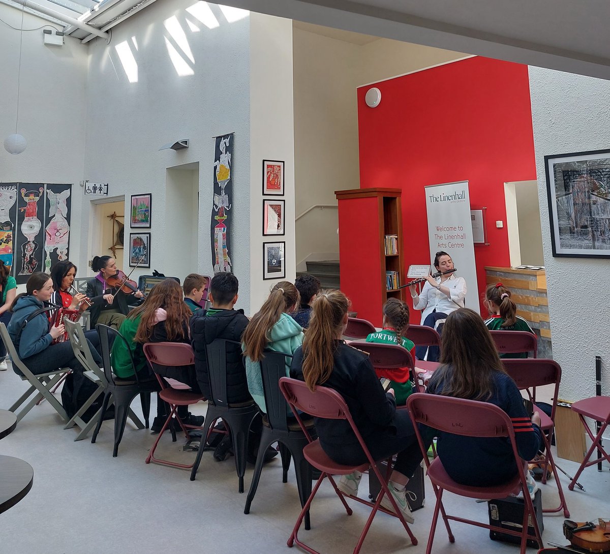 Linenhall Arts Centre (@linenhallmayo) on Twitter photo An ceoltóir traidisiúnta óg thú? Más ea, tugaimid cuireadh duit páirt a ghlacadh i seisiún ceoil gach tráthnóna Dé hAoine (4-5pm).
Club Ceoil faciliated by <a href="/MayockEmer/">Emer Mayock</a>& <a href="/MusicofMayo/">Music of Mayo</a> Fridays 4-5pm at <a href="/LinenhallMayo/">Linenhall Arts Centre</a>
No booking required.
Bring your instrument & pull up a seat! An ceoltóir traidisiúnta óg thú? Más ea, tugaimid cuireadh duit páirt a ghlacadh i seisiún ceoil gach tráthnóna Dé hAoine (4-5pm).
Club Ceoil faciliated by <a href="/MayockEmer/">Emer Mayock</a>& <a href="/MusicofMayo/">Music of Mayo</a> Fridays 4-5pm at <a href="/LinenhallMayo/">Linenhall Arts Centre</a>
No booking required.
Bring your instrument & pull up a seat!
