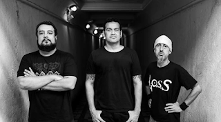 MetalHammerNL's tweet photo. Laat je meeslepen door de nieuwste single van Loss: 'The Storm'
#MetalHammerNL #MetalHammer #MetalNews https://t.co/XyiZOZAbpY
