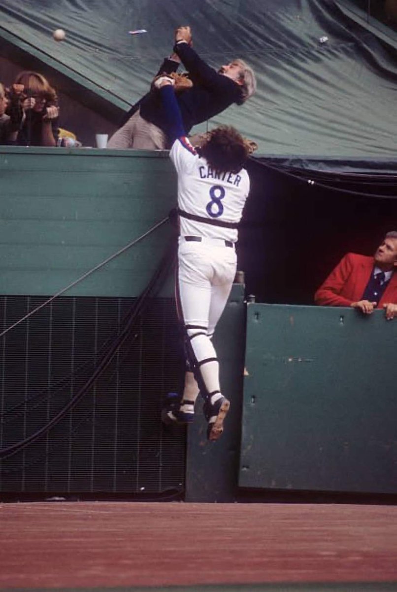 TFW it hits you that you've just witnessed Gary Carter saving Captain Kangaroo's life