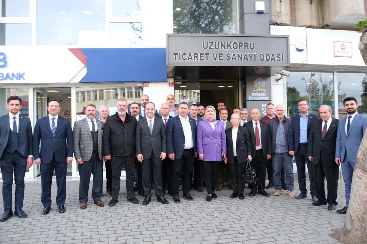 CHP, SP, DP, GP Edirne İl Başkanları, Edirne Belediye Başkanı Recep Gürkan ve Uzunköprü Belediye Başkanı Özlem Becan ile birlikte Uzunköprü Ticaret ve Sanayi Odası Meclis Başkanı Erkan Bakır ve YK üyelerini ziyaret ettik.  Nezaketleri için kendilerine teşekkür ederiz.