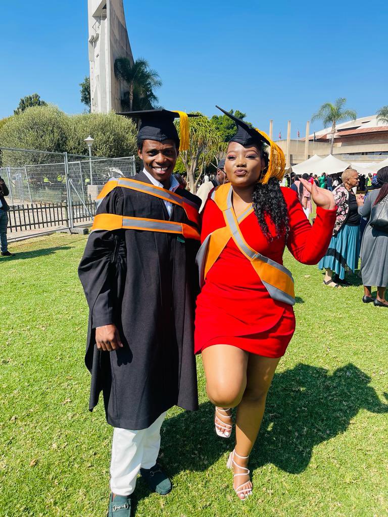 daads_at_up's tweet image. GRADUATIONS | Development studies graduates 🎓🎉

Congratulations to all our Development Studies students for graduating this week! We are so proud of you all for reaching the finish line🙌 

#universityofpretoria #classof2023 #Flyatup #UPGraduation2023 #developmentstudies #grad