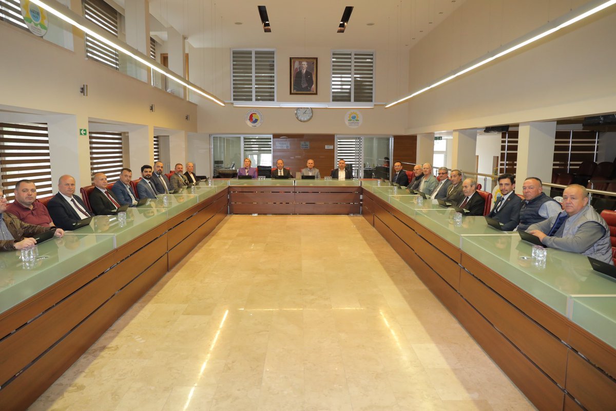 CHP, SP, DP, GP Edirne İl Başkanları, Belediye Başkanı Recep Gürkan ve Uzunköprü Belediye Başkanı Özlem Becan ile birlikte Uzunköprü Ticaret Borsası Başkanı Egemen Aslan'ı ve YK üyelerini ziyaret ettik.  Misafirperverlikleri için kendilerine teşekkür ederiz.