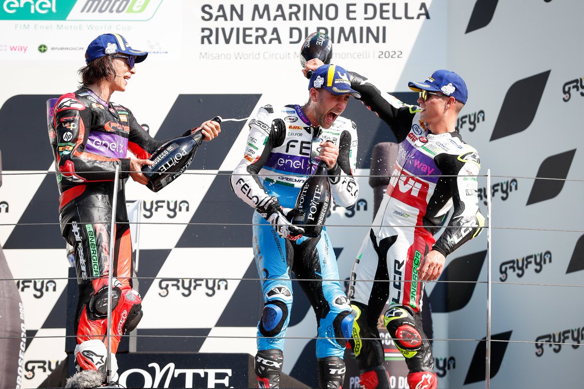 MotoEofficial's tweet image. 🔙These guys had a lot to celebrate at last year&apos;s #MotoE season finale 

@FerrariMatteo11 put on a spectacular show in #SanMarinoGP&apos;s Race 2, winning the battle in the last lap, ahead of Casadei and @ericgranado😉🍾

#2022recap