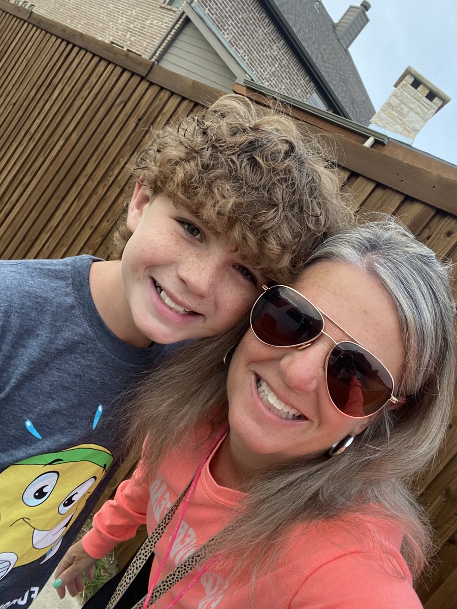 robertson1322's tweet photo. The first elementary field day in 10 years I was not stressed at all ! ππ I sure hope he has a blast and man this morning was easy! Thank your elementary teachers today!! #itsabeast #prosperproud https://t.co/CgvMqa88Co