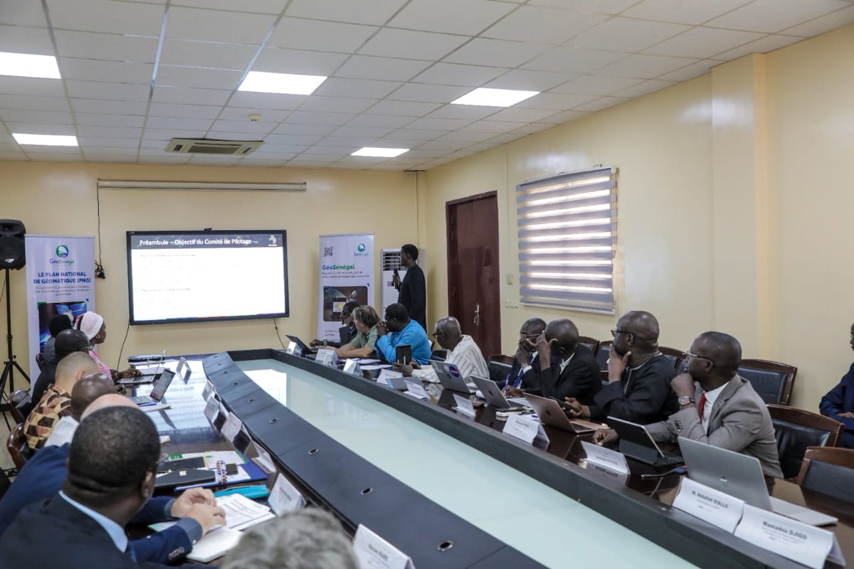 🇸🇳 1er COPIL SEN Spatial, projet porté par <a href="/FranceoSenegal/">France au Sénégal 🇫🇷🇪🇺</a> et le GICC. 
SEN Spatial intervient dans la valorisation et la vulgarisation de l’usage des données satellitaires pour renforcer le PNG et l'écosystème d'innovation sénégalais.
#DeveloppementDurable #innovation #Emploi