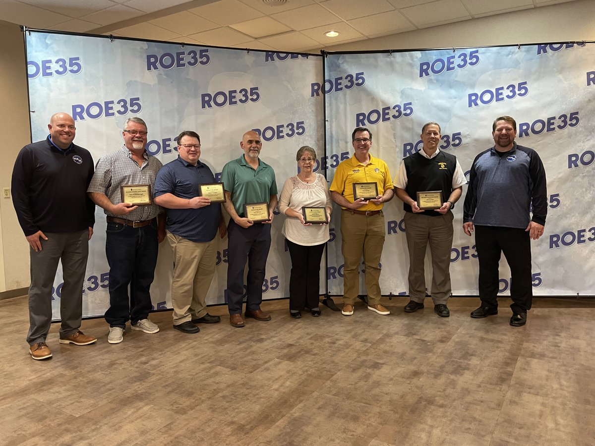 mendotahigh's tweet photo. MHS is very proud to honor our ROE Excellence in Education Award Recipients. It's a great day to be a Trojan! #GoTrojans #WGLC #WLPO #ROE35 https://t.co/0WSU9Db55w