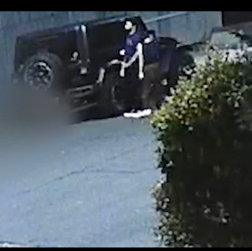 Berikut adalah rekaman CCTV yang memuat fakta tentang posisi Anak AGH dalam kasus penganiayaan keji terhadap Anak Korban D oleh Tersangka MDS, yang kami olah utk publik karena Hakim tidak pertimbangkan dalam putusan.

[thread]