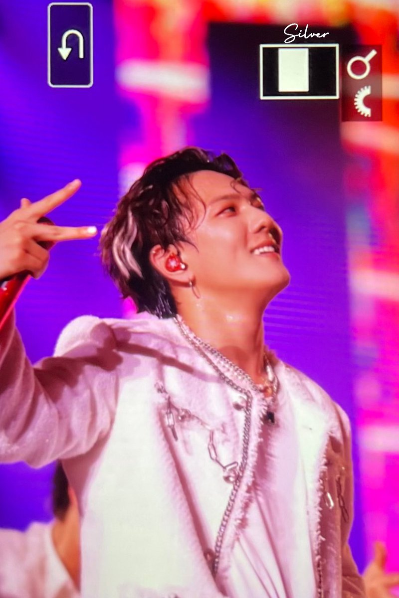 실버 Silver🦋 tweet media