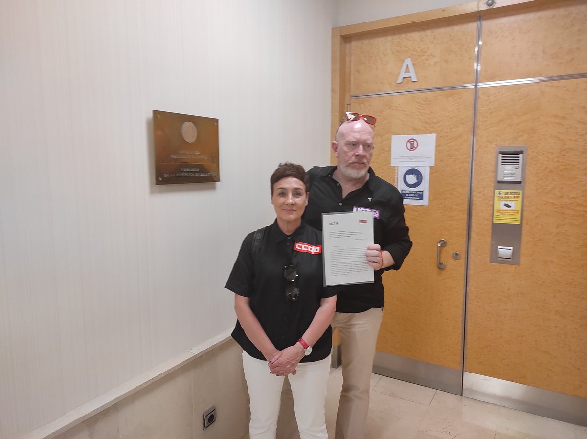 FELIXAOVEJERO's tweet photo. Belarus Embassy @byinspain at 🇪🇸 denies entry to a delegation of @CCOO and  UGT who wanted to deliver a letter condemning trade union repression and supporting democratic and independent #BKDP trade unionism in #Belarus

+ Info https://t.co/SuKuxvKCrd

@etuc_ces @ituc @MAECgob https://t.co/izMhe7NRmm