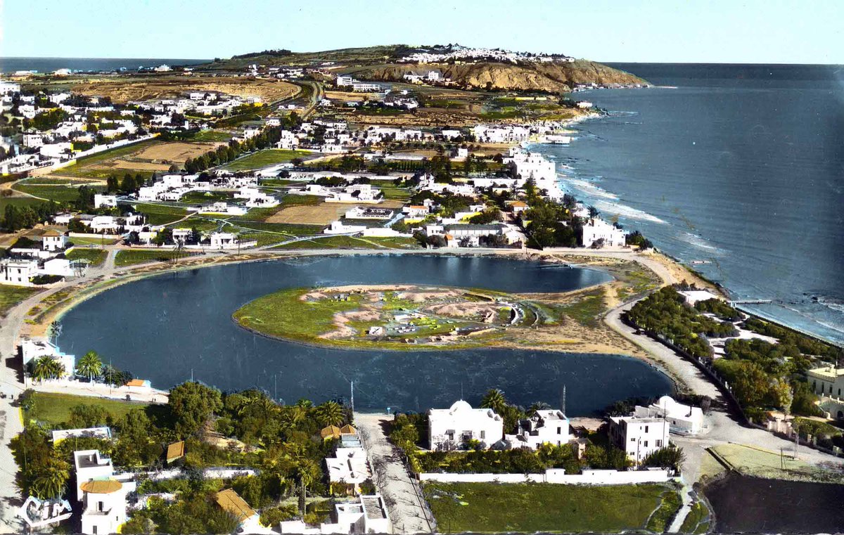 AlternativAtlas's tweet photo. The ancient port of Carthage 3rd century BCE vs 1958 #ancienthistory #history (left attribution: Carthage National Museum) https://t.co/Oykc7OyjTM