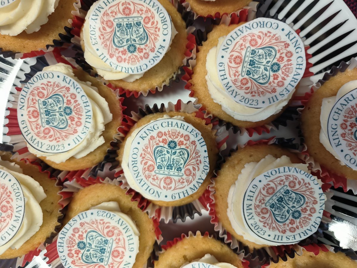 BlockleyPrimary's tweet photo. Yummy coronation themed cupcakes! https://t.co/1Bquv3NsO5