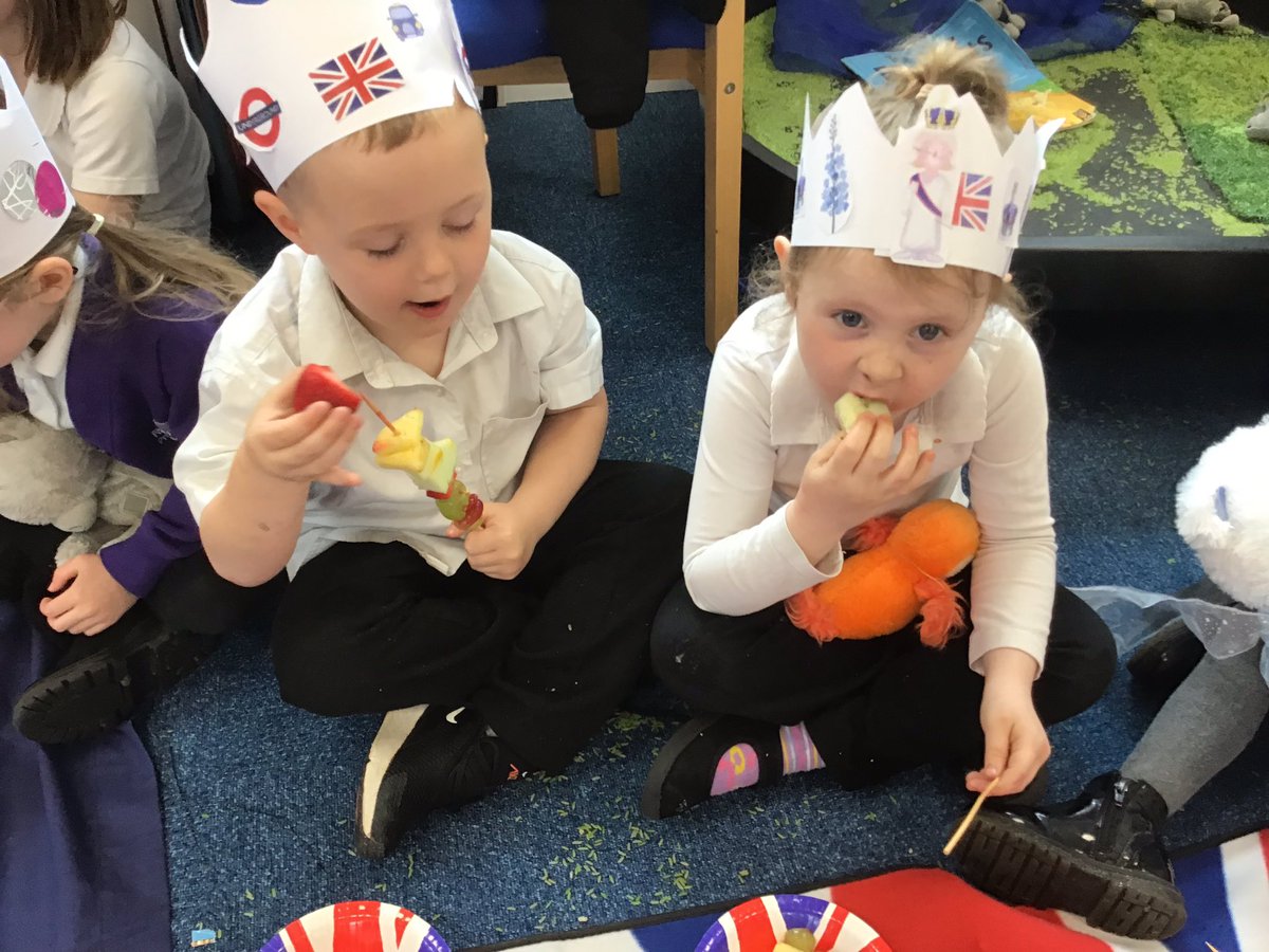 LauraLord35's tweet photo. EYFS @RowParkAcademy had a lovely morning celebrating the coronation this morning and they enjoyed eating their fruit kebabs 👑 🥳 https://t.co/xW8ZsbRx4W