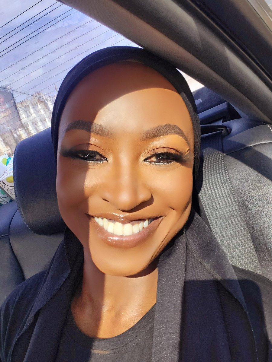 HenshawKate's tweet photo. Sun kissed 💋 
Smile while you still have teeth😁😉
Trust your day is going great fam....
Cheers🥂 to a relaxing weekend. https://t.co/rtMoQ6qcSv