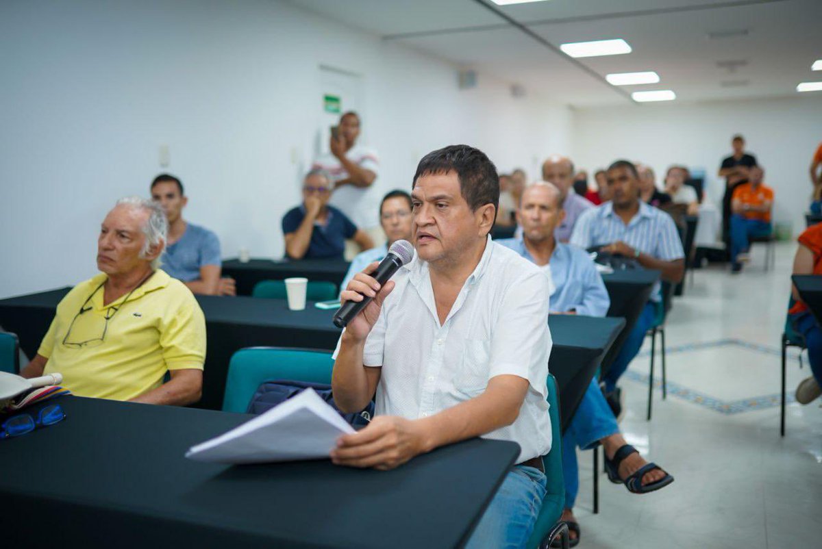 Realizamos reunión informativa con los contribuyentes de El Rodadero sobre todo lo relacionado a la actualización catastral y el impuesto predial unificado

En este espacio aclaramos dudas, atendimos solicitudes de manera particular y escuchamos las sugerencias de los ciudadanos.