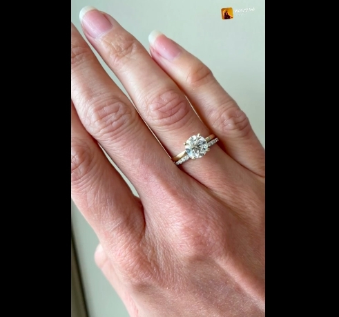 PDMurphys's tweet image. It's wedding season friends!!!
You may or may not be aware but there are ENDLESS options for wedding bands nowadays - as you can see here! They come in multiple combinations: yellow, white or rose... more at shoplocal.ly/46X8r