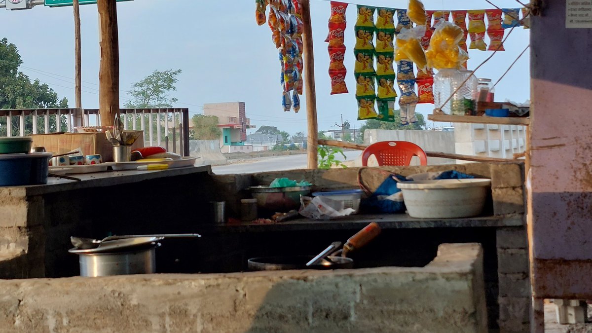 rammohanrsk's tweet photo. Can't thank enough umpteen roadside eateries strewn across India's hinterlands offering cuppa and tidbits.                                                                                        #phd fieldwork is incomplete without these resting points run by hard-working Indians. https://t.co/6MI6a3gjMG