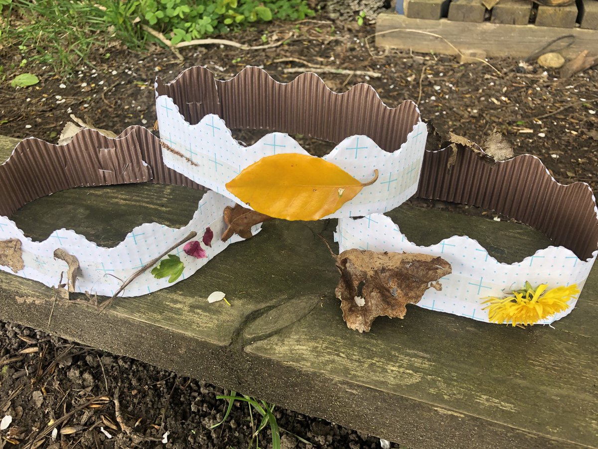 Forest school groups made beautiful nature crowns today as part of our coronation celebrations. ⁦<a href="/StPetersYr3/">St Peter’s Year 3</a>⁩ ⁦<a href="/StPetersYear1/">St Peter’s Year 1</a>⁩