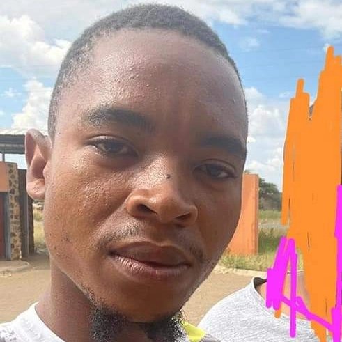 TankengGrill's tweet photo. This guy scammed me R360  for 6 Plates  on Wednesday (03 May 2023). He works with Patricia Mocwane "
They sent POP which never reflected on my Account. 

068 726 3970 Patricia Mocwane 
Thabiso  065 632 3990
Please help me to publish this post. 
#ScammersMustFall https://t.co/gqRro5vX5k