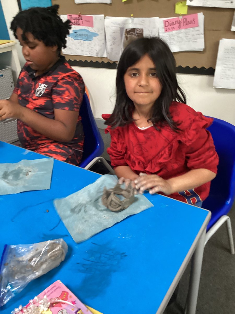 In 3T we have had a coronation themed art lesson. We experimented with clay making crowns for King Charles. #ltpaart #WeAreBrightFutures <a href="/limetreepa/">Lime Tree Academy</a>